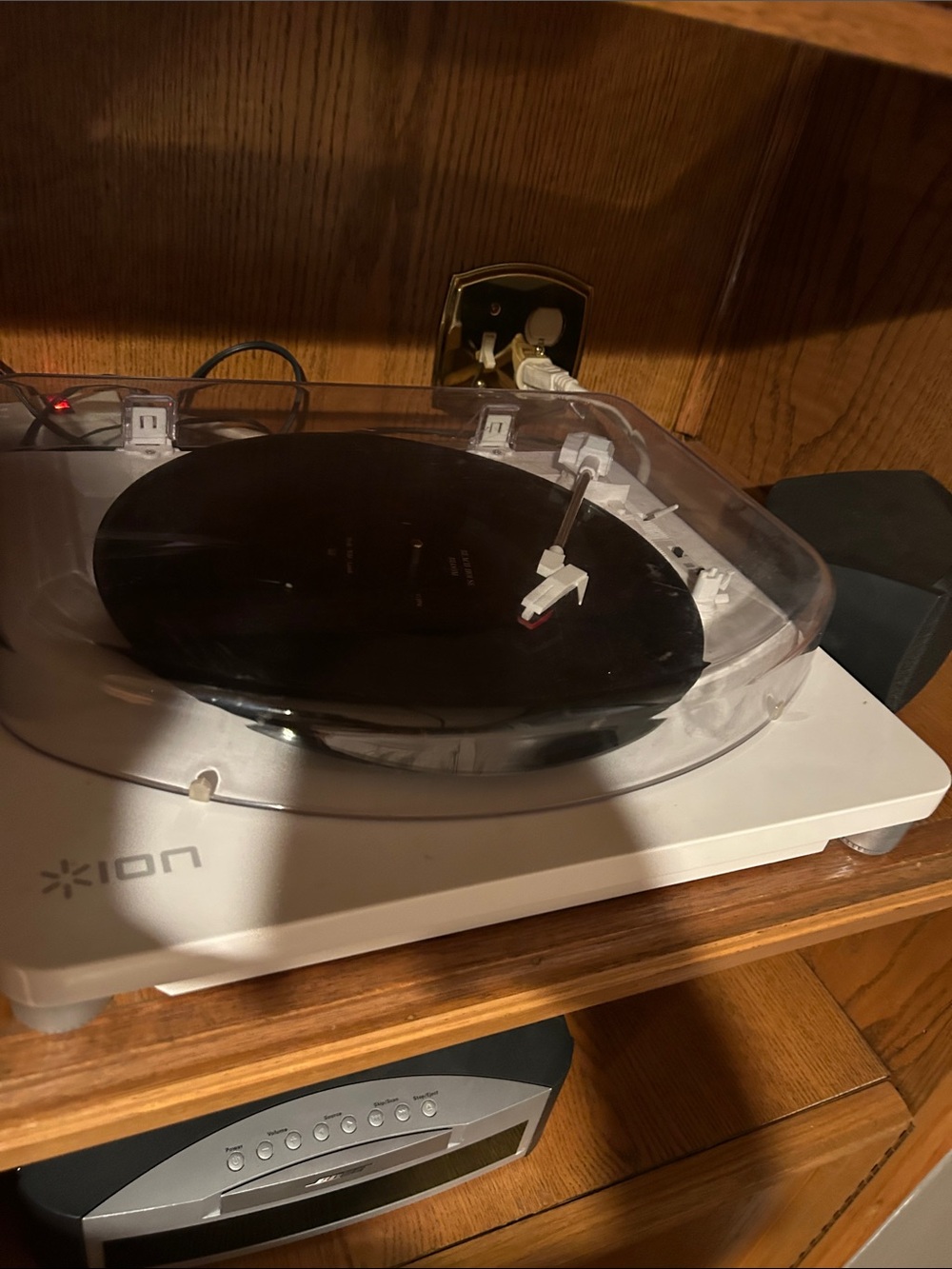 White Turntable with Clear Dust Cover - Sleek Vinyl Playback